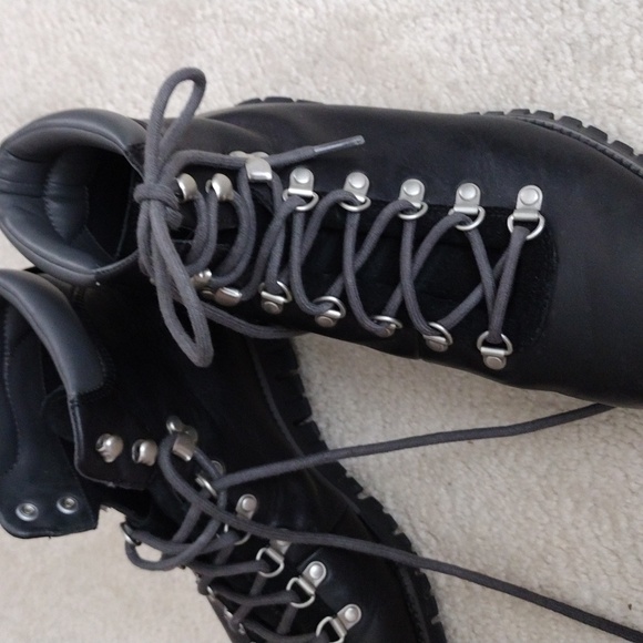 Cole Haan Zero Grand OS black leather ankle boots with gray accent. Size 10 - Picture 11 of 13